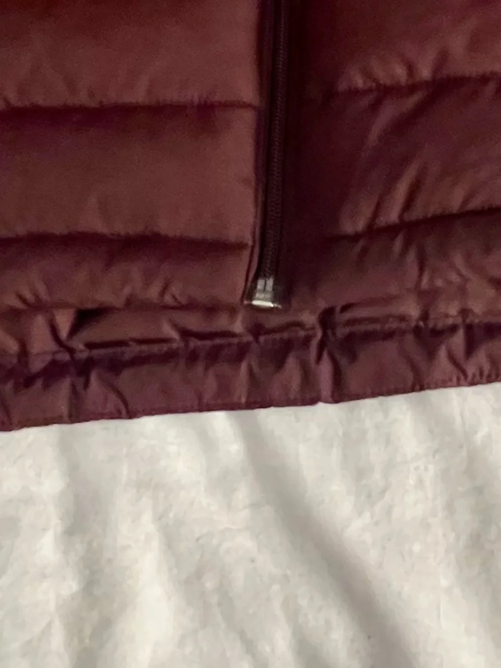 Calvin Klein Quilted Hooded Puffer Jacket - Deep Burgundy Packable travel - Picture 9 of 11